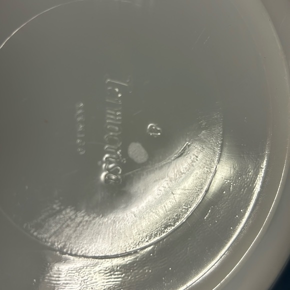 Termocrisa vintage milk glass soup/salad bowl. White with blue and brown floral - Picture 3 of 4